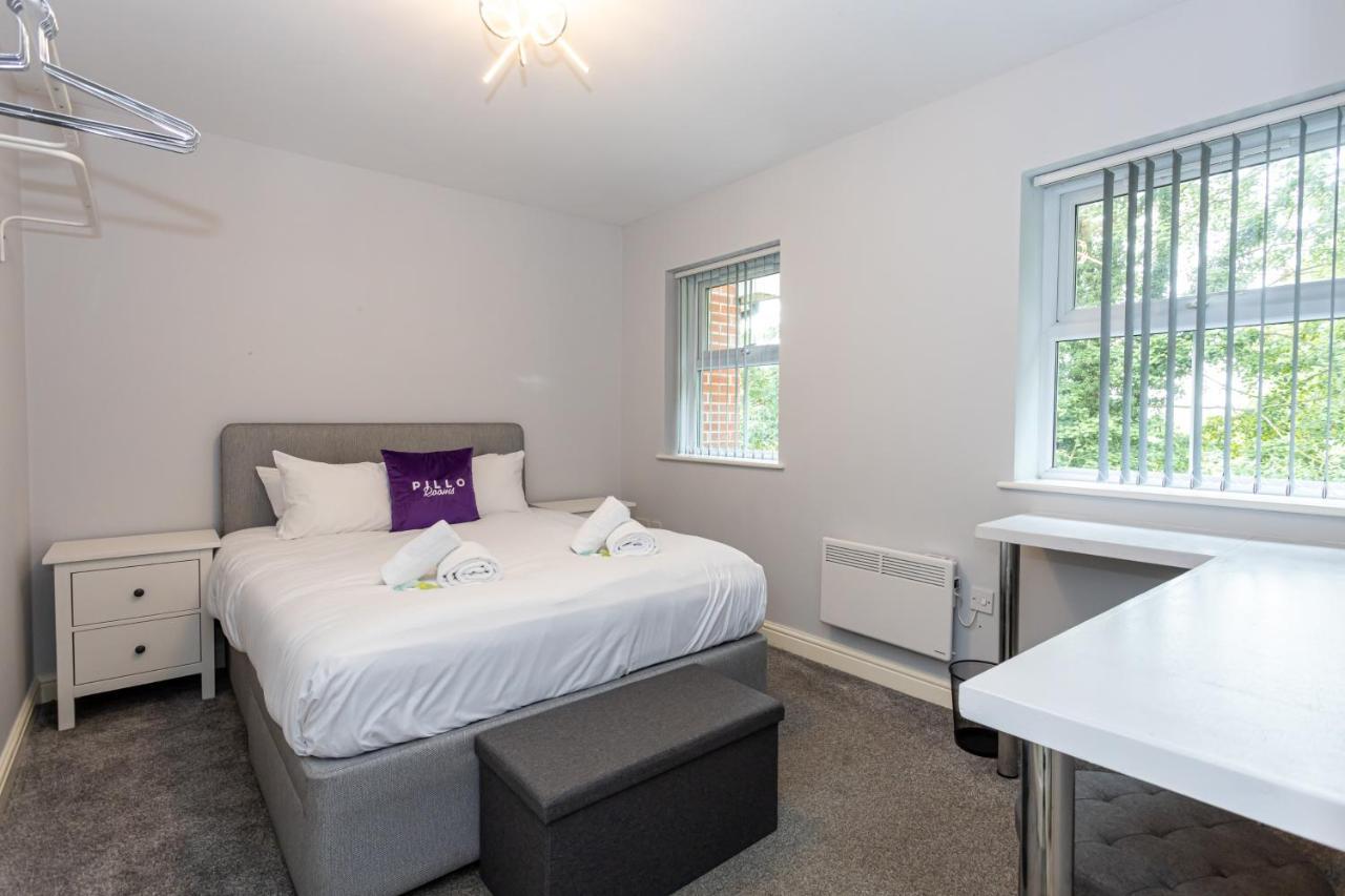 Pillo Rooms Serviced Apartments - Trafford Manchester Exterior photo