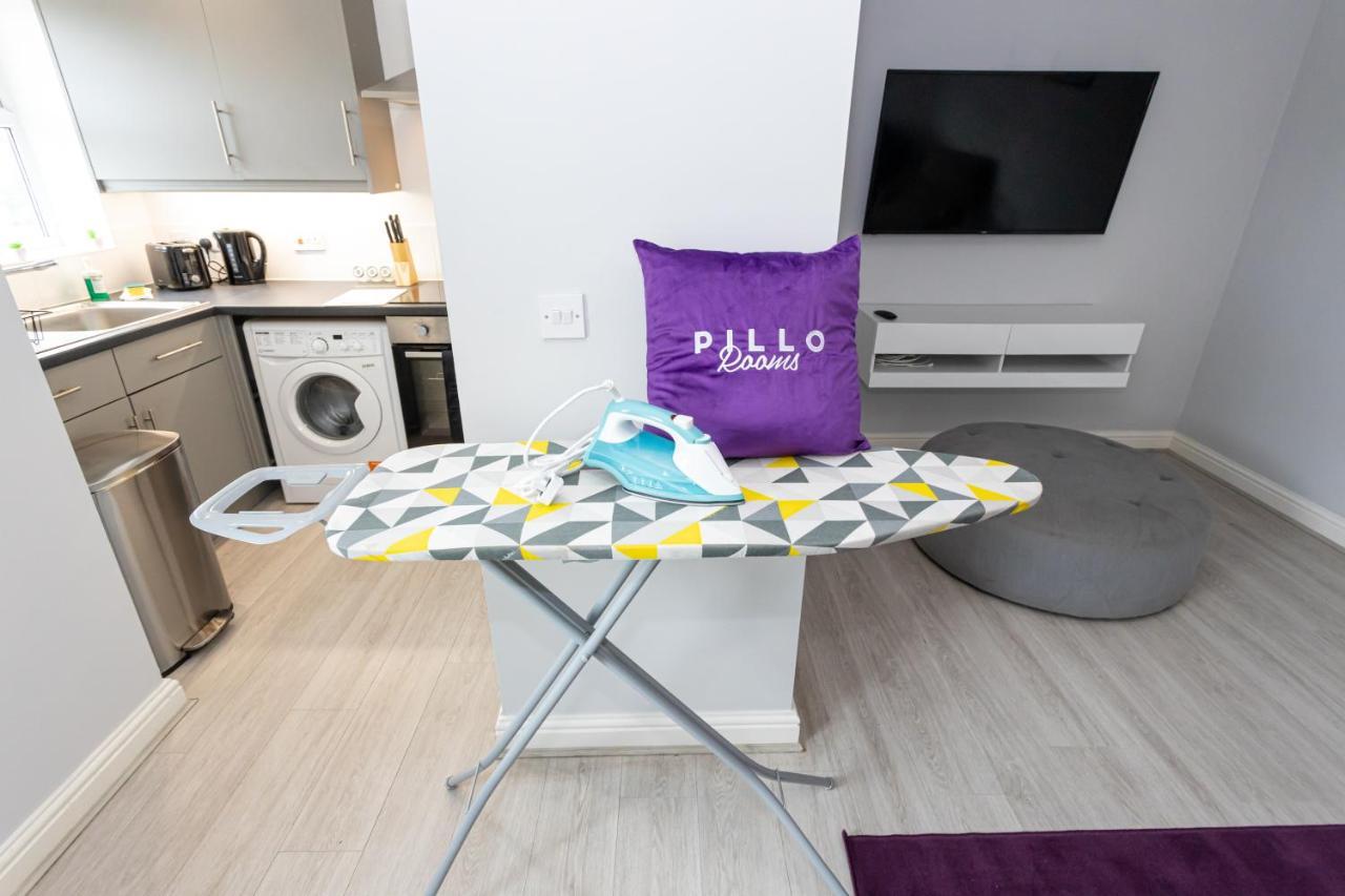 Pillo Rooms Serviced Apartments - Trafford Manchester Exterior photo
